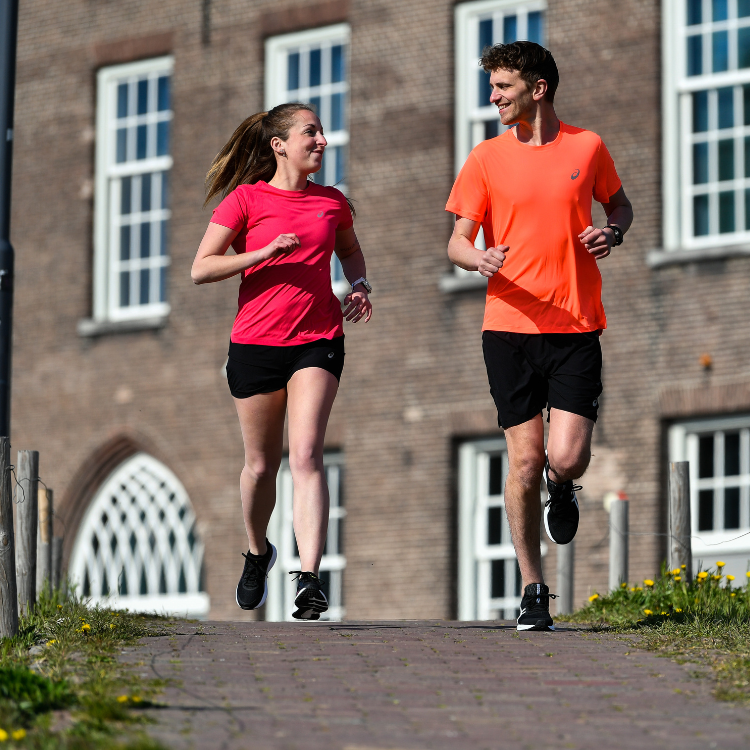 Waar moet goede hardloopkleding aan voldoen?